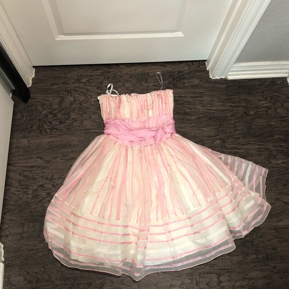 ❌Sold❌ Pink and White Betsey Johnson Dress GUC - Picture 10 of 10